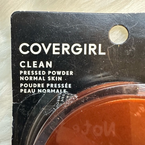 🩵3/$10 COVERGIRL Medium Light Pressed Powder - Picture 3 of 8